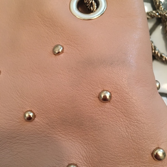 Sézane Hope bag nude/pink with gold studs - Picture 12 of 13